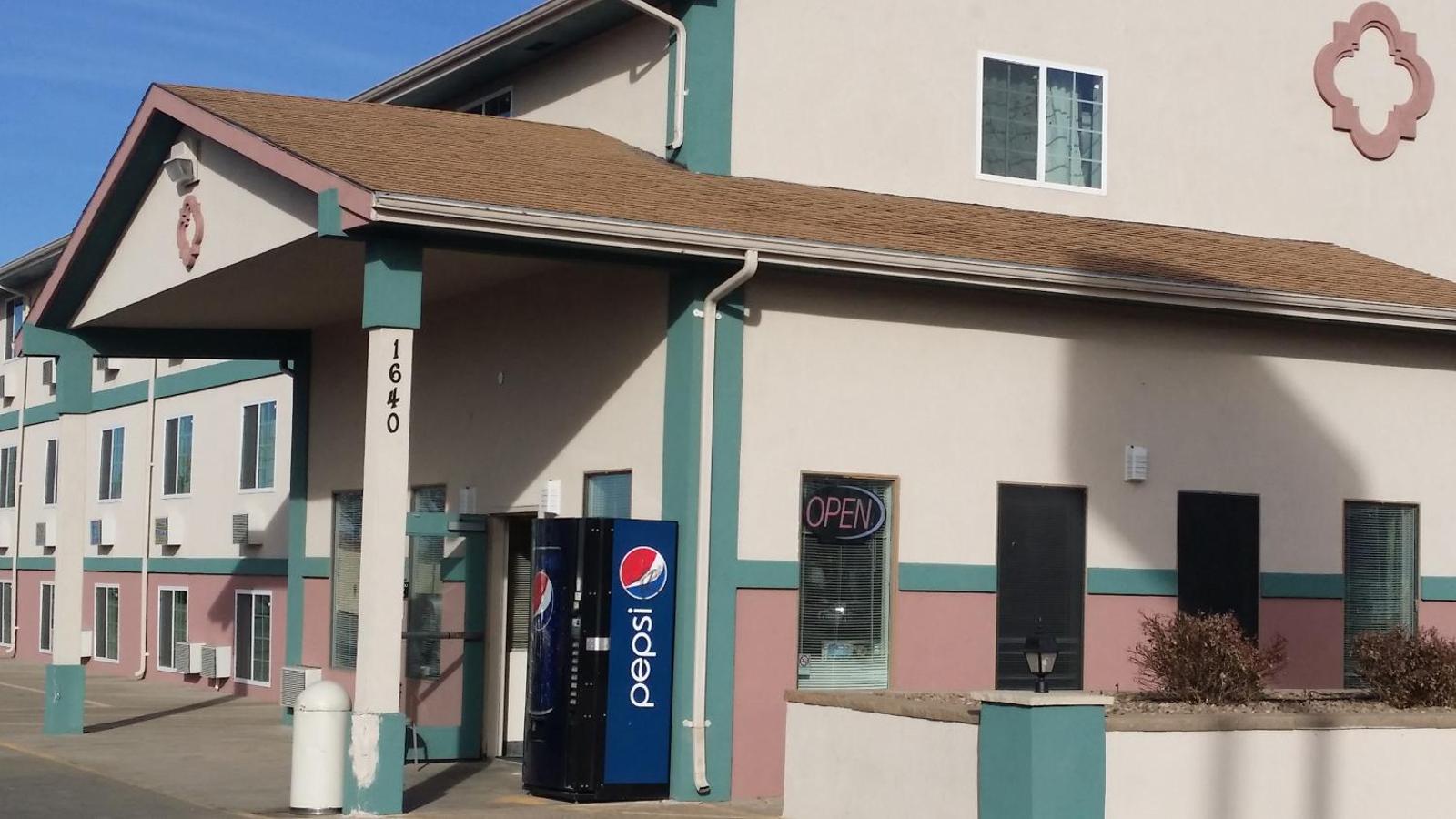 Value Inn & Suites Salina