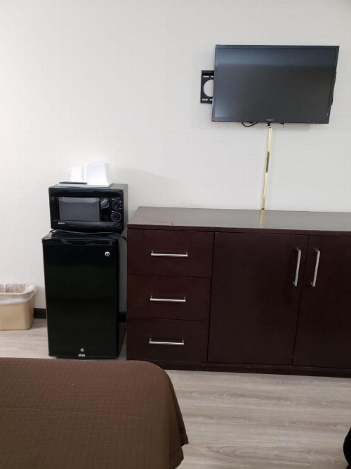 Value Inn & Suites Salina image 7